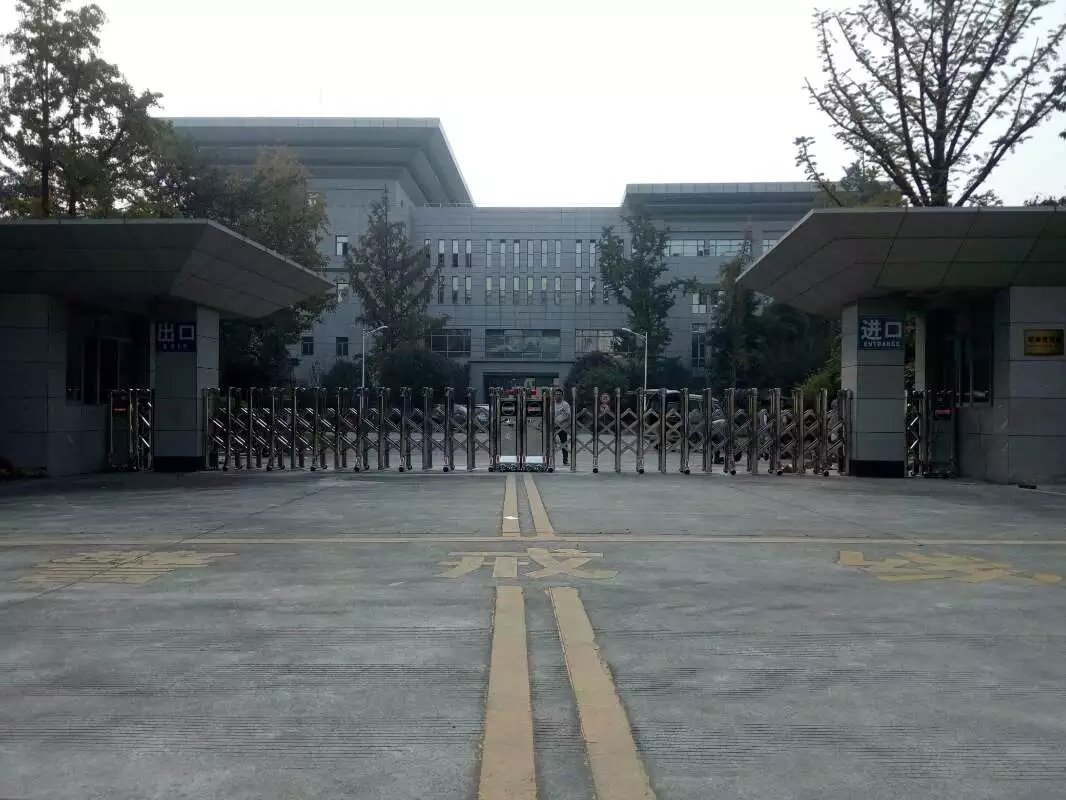 建平县建平县四川消防总队伸缩门